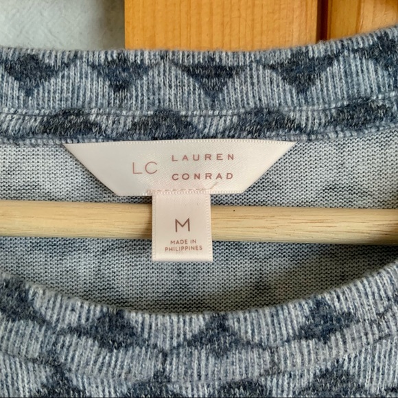 LC Lauren Conrad Bell Sleeve Long Sleeve Shirt Top Size Medium / Hearts Pattern. - Picture 14 of 17